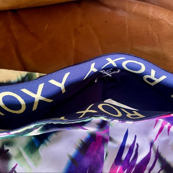Roxy Legging Capris Size Small - Picture 4 of 4